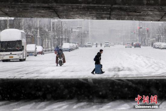 河南多地降雪科技重塑冬日体验新篇章