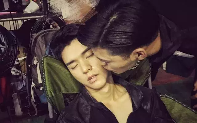 四川男男最新风采，小巷深处的独特韵味