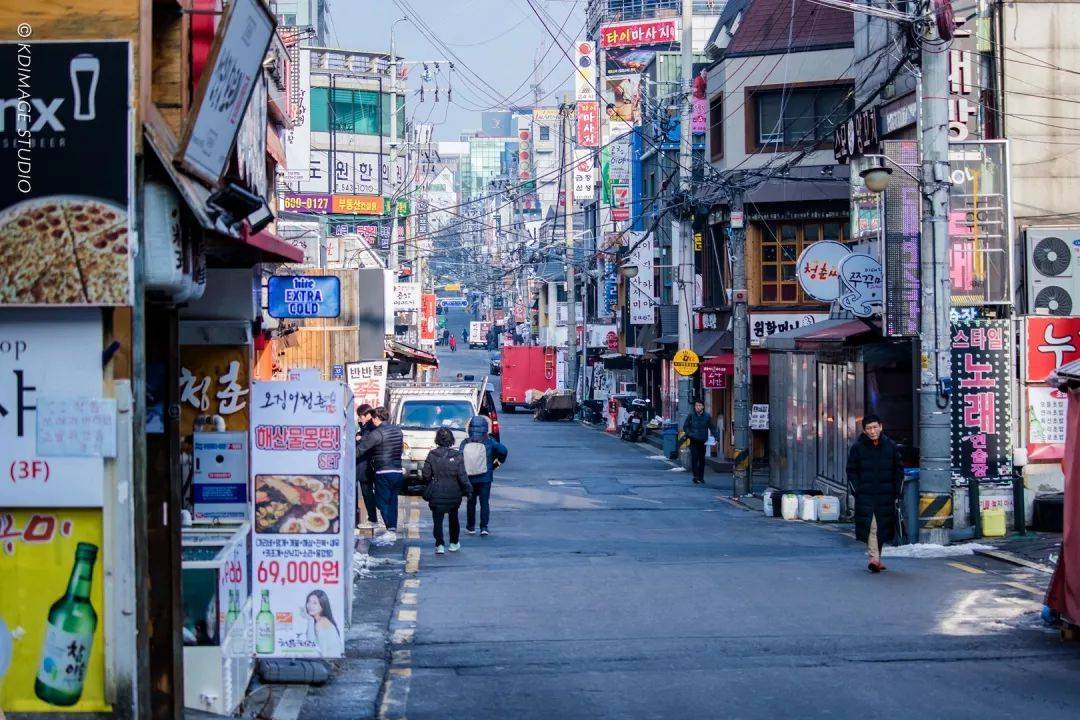 韩国文在寅最新事件揭秘，小巷中的美食宝藏探索